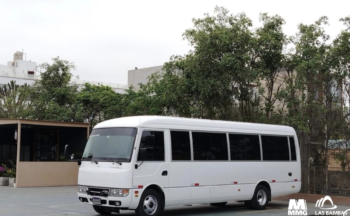 MINI BUS MITSUBISHI FUSO ROSA AÑO 2020 32 PASAJEROS PRECIO S/. 114,000.00 Soles